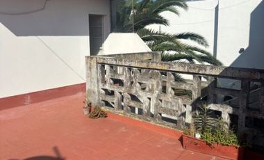 Casa en alquiler en Moron Sur