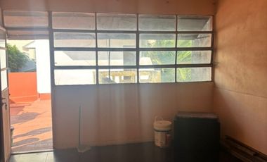 Casa en alquiler en Moron Sur