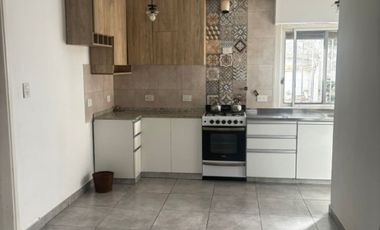 Casa en alquiler en Moron Sur