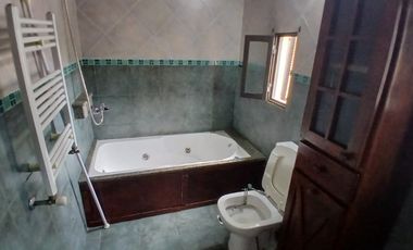 Casa en alquiler en Remedios de Escalada Este