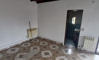 Casa en alquiler en Remedios de Escalada Este