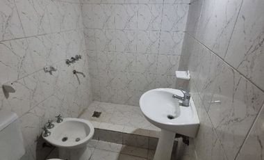 Casa PH en alquiler en Parque Quirno