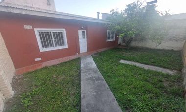 Casa PH en alquiler en Parque Quirno