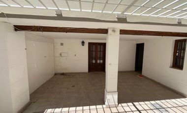 REMAX VENDE EXCELENTE CASA