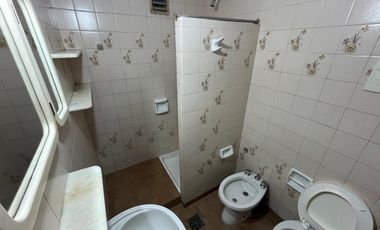 REMAX VENDE EXCELENTE CASA