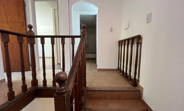 REMAX VENDE EXCELENTE CASA