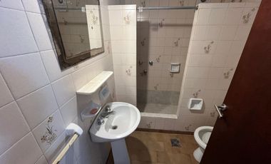 REMAX VENDE EXCELENTE CASA