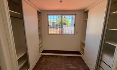 REMAX VENDE EXCELENTE CASA