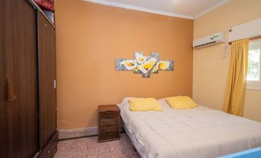 Venta CASA CON PILETA EXCELENTE UBICACION
