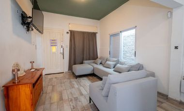 Venta CASA CON PILETA EXCELENTE UBICACION