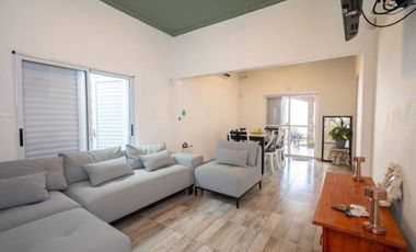 Venta CASA CON PILETA EXCELENTE UBICACION