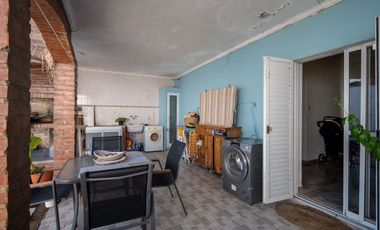 Venta CASA CON PILETA EXCELENTE UBICACION