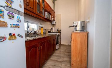 Venta CASA CON PILETA EXCELENTE UBICACION