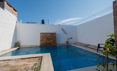 Venta CASA CON PILETA EXCELENTE UBICACION