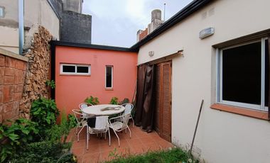 CASA A LA VENTA EN CANDIOTI NORTE.