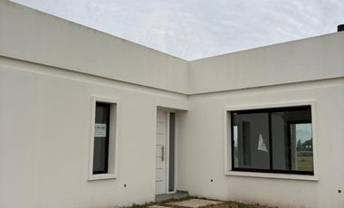 CASA EN VENTA A ESTRENAR LA FEDERALA, LOBOS