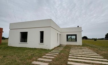 CASA EN VENTA A ESTRENAR LA FEDERALA, LOBOS