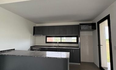 CASA EN VENTA A ESTRENAR LA FEDERALA, LOBOS