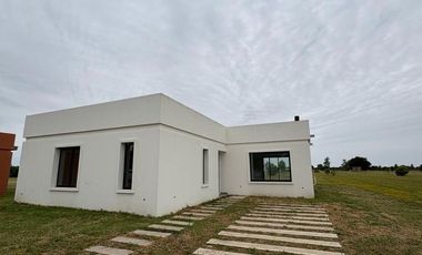 CASA EN VENTA A ESTRENAR LA FEDERALA, LOBOS