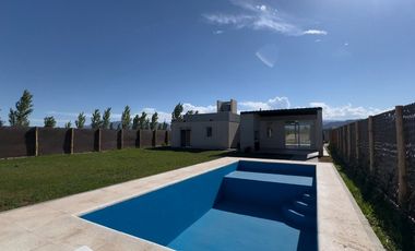 Casa 3 Hab 3 Baños Pileta Rivadavia B Privado