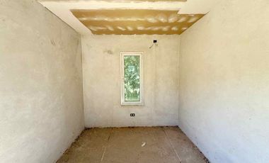 QUINCHO EN VENTA . A TERMINAR. CON GRAN TERRENO