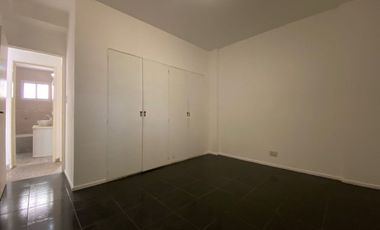 Depto ALQUILER 3 ambientes con patio Lomas
