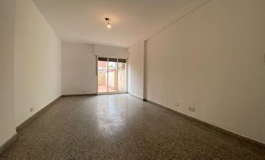 Depto ALQUILER 3 ambientes con patio Lomas