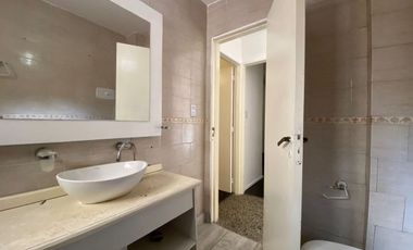 Depto ALQUILER 3 ambientes con patio Lomas