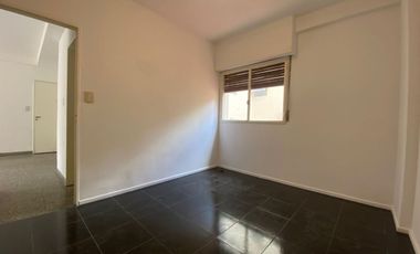 Depto ALQUILER 3 ambientes con patio Lomas
