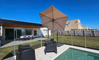 ALQUILER CASA 4 AMBIENTES SAN SEBASTIAN AREA 10