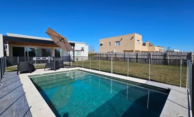 ALQUILER CASA 4 AMBIENTES SAN SEBASTIAN AREA 10