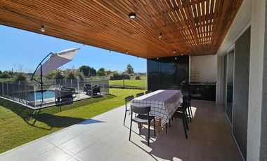 ALQUILER CASA 4 AMBIENTES SAN SEBASTIAN AREA 10