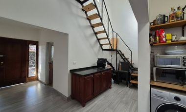 CASA DE 3 AMBIENTES EN VENTA EN LANUS CON TERRAZA