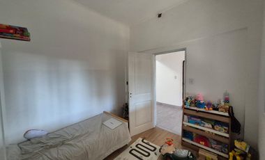 CASA DE 3 AMBIENTES EN VENTA EN LANUS CON TERRAZA