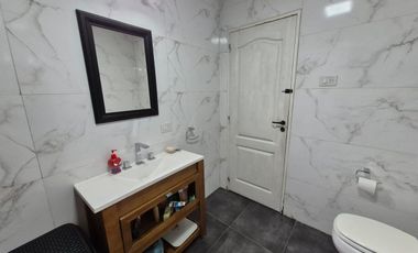 CASA DE 3 AMBIENTES EN VENTA EN LANUS CON TERRAZA