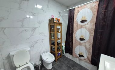 CASA DE 3 AMBIENTES EN VENTA EN LANUS CON TERRAZA