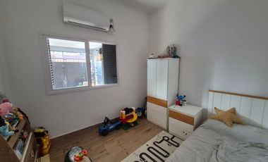 CASA DE 3 AMBIENTES EN VENTA EN LANUS CON TERRAZA