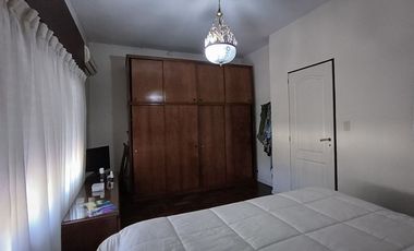VENTA DE CASA 5 AMBIENTES ADROGUE CENTRO PILETA