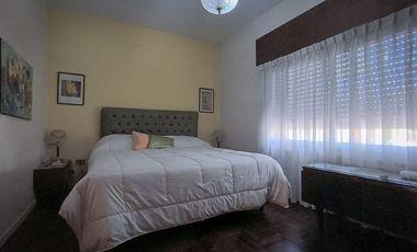 VENTA DE CASA 5 AMBIENTES ADROGUE CENTRO PILETA