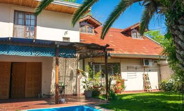 VENTA DE CASA 5 AMBIENTES ADROGUE CENTRO PILETA