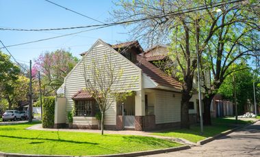 VENTA DE CASA 5 AMBIENTES ADROGUE CENTRO PILETA