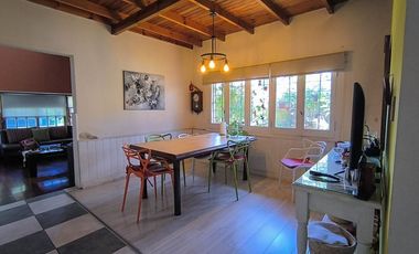 VENTA DE CASA 5 AMBIENTES ADROGUE CENTRO PILETA