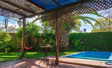 VENTA DE CASA 5 AMBIENTES ADROGUE CENTRO PILETA