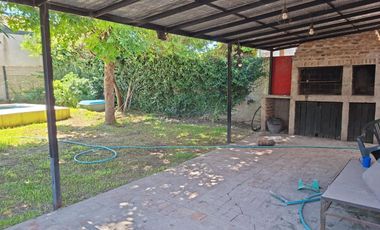 CASA 5 AMBIENTES EN VENTA EN GLEW