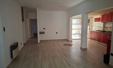 CASA 5 AMBIENTES EN VENTA EN GLEW