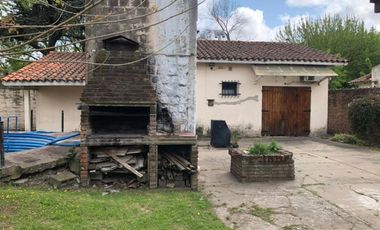 Venta casa 5 ambientes Longchamps Cochera Parrilla
