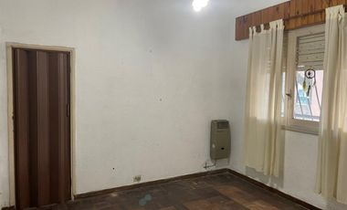 Venta casa 5 ambientes Longchamps Cochera Parrilla