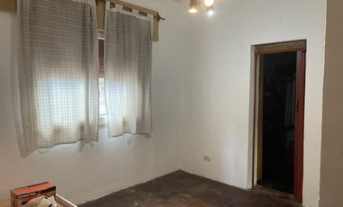 Venta casa 5 ambientes Longchamps Cochera Parrilla