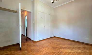 PH DE 3 AMBIENTES EN  VENTA  EN HAEDO CON PARRILLA