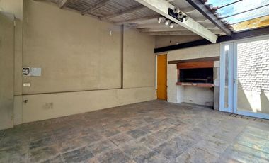 PH DE 3 AMBIENTES EN  VENTA  EN HAEDO CON PARRILLA